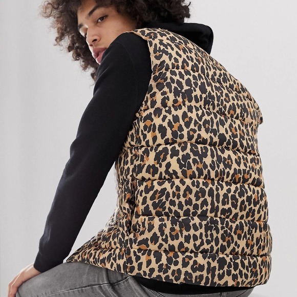 ASOS DESIGN Unisex Reversible Puffer Vest Leopard Print and Tan - Size Small - Picture 3 of 12